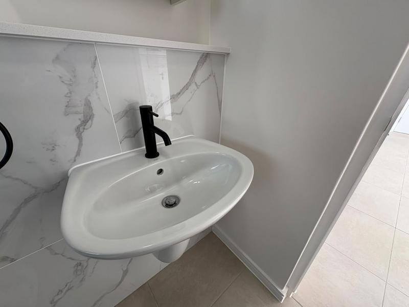 To Let 1 Bedroom Property for Rent in Richwood Western Cape